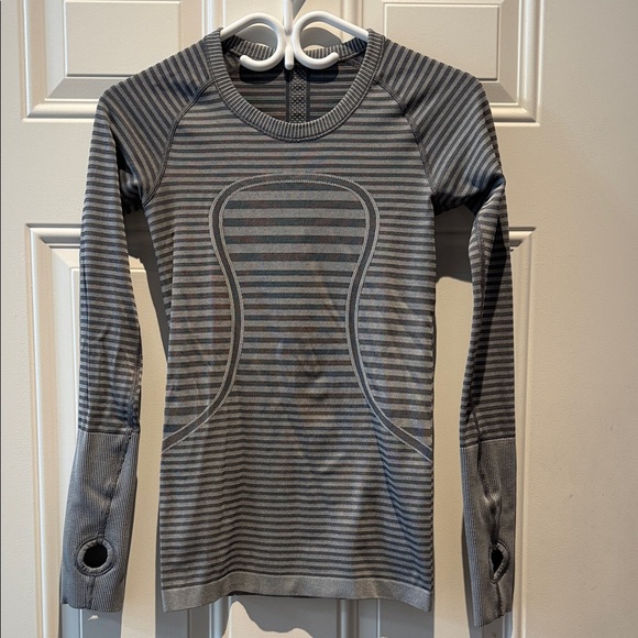 lululemon athletica Tops - Lululemon Size 4 - Excellent Condition - Gray Striped Long Sleeve Top
